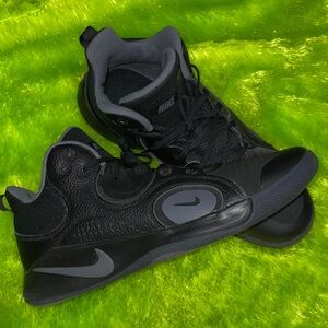 Nike Flyby mid 2 Men's Black and Gray Athletic Shoes